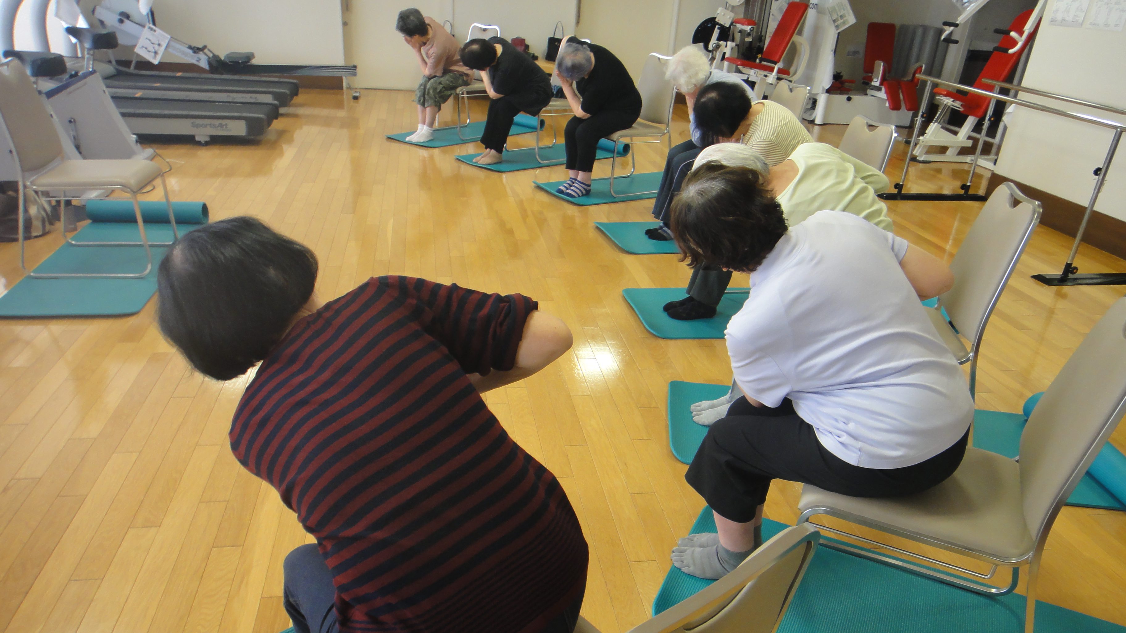 ご高齢者向け椅子ヨガ